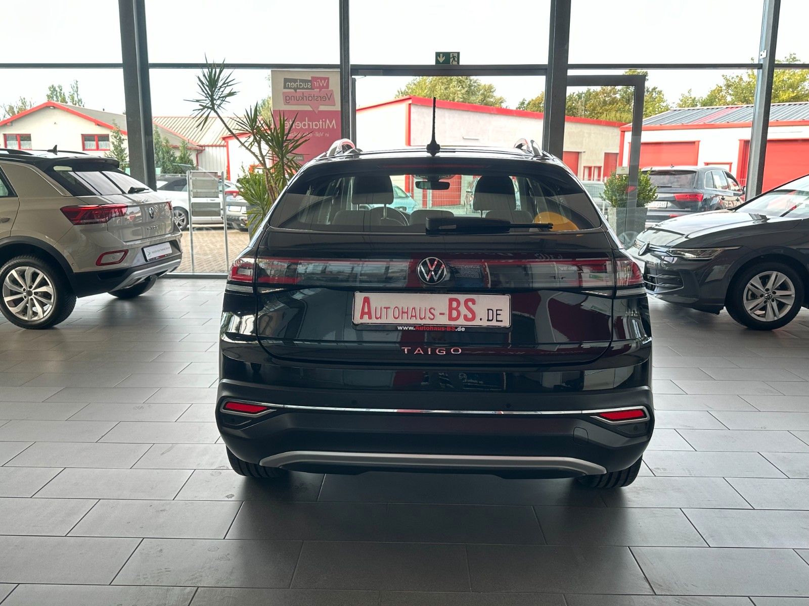 Volkswagen Taigo 2022 г. Чёрный, пробег 49711 км
