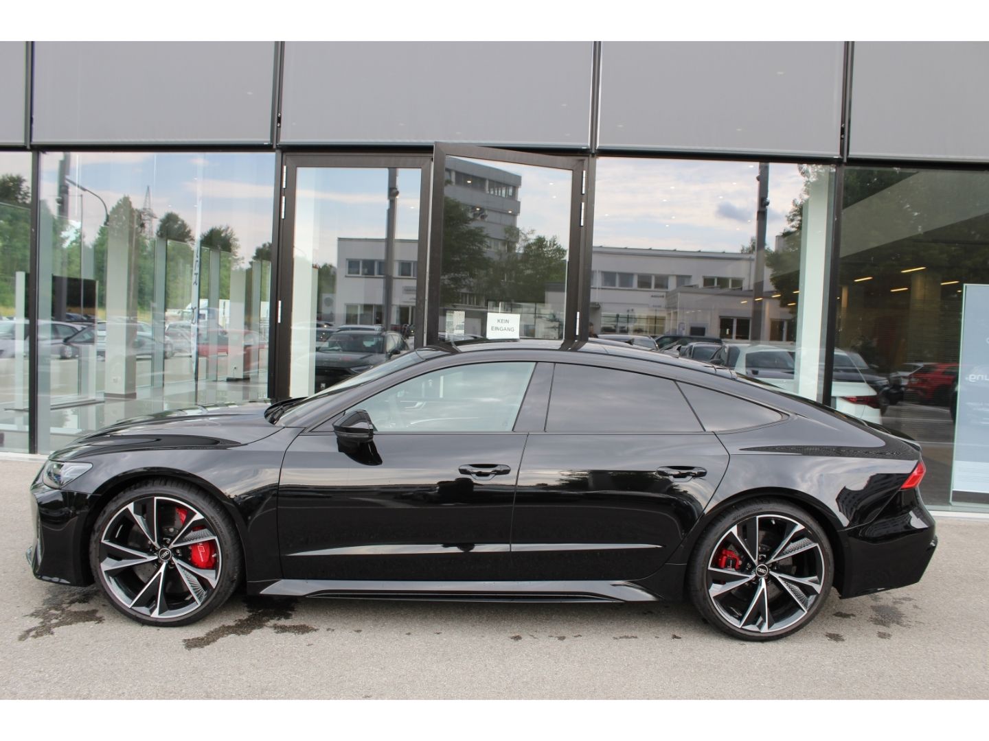 Audi RS7 2023 г. Чёрный, пробег 55000 км