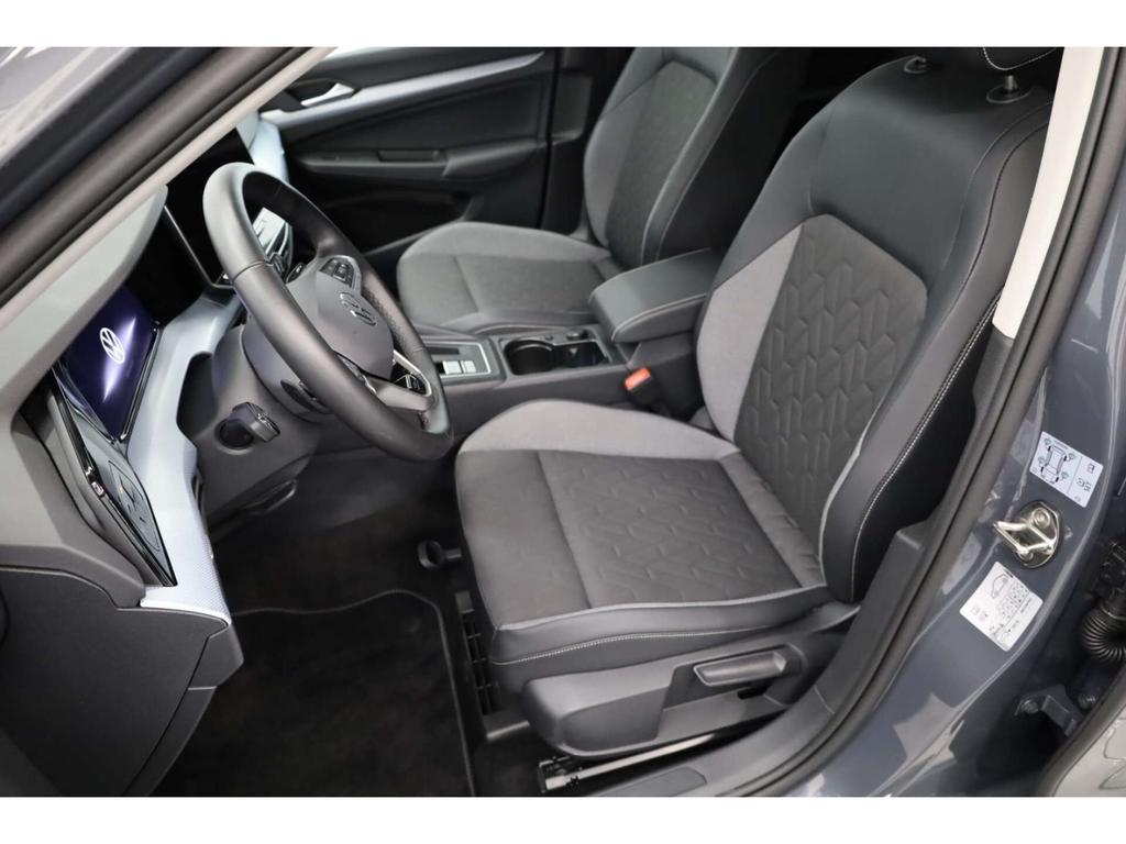 Volkswagen Golf 2025 г. Серый, пробег 16583 км