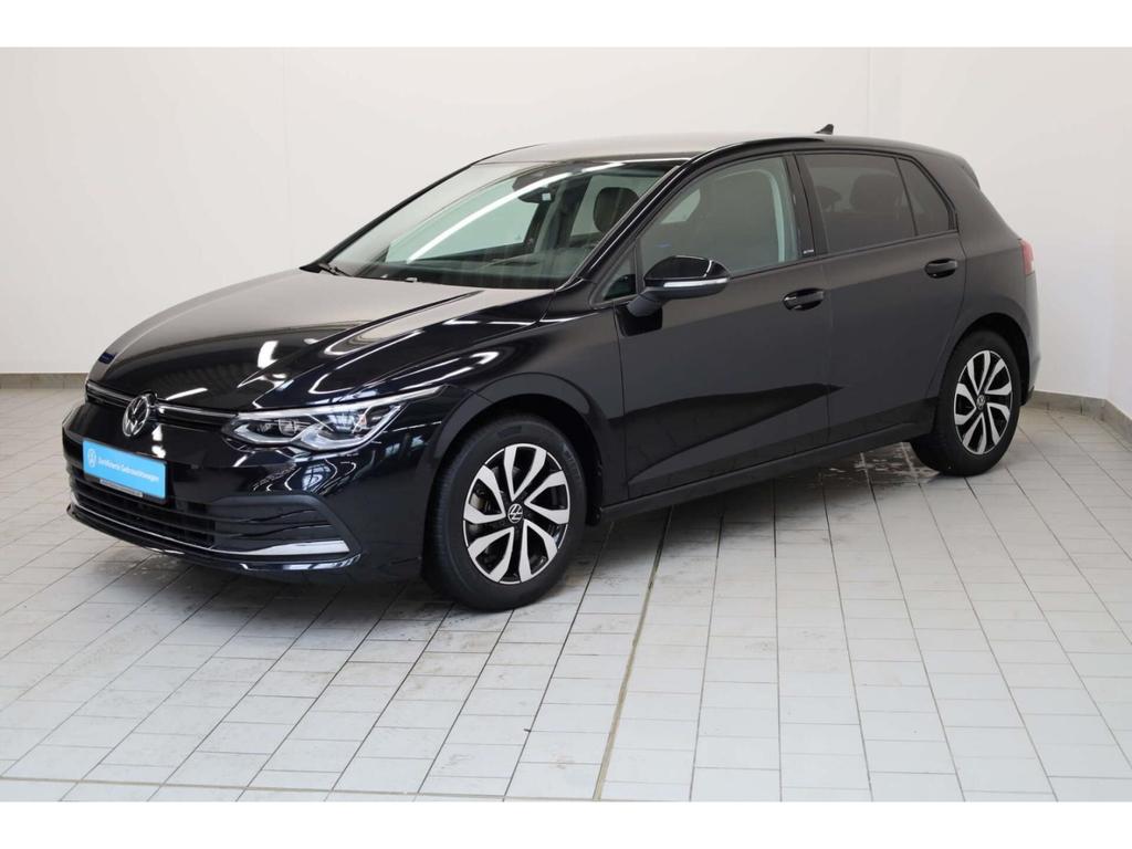 Volkswagen Golf 2023 г. Чёрный, пробег 47995 км