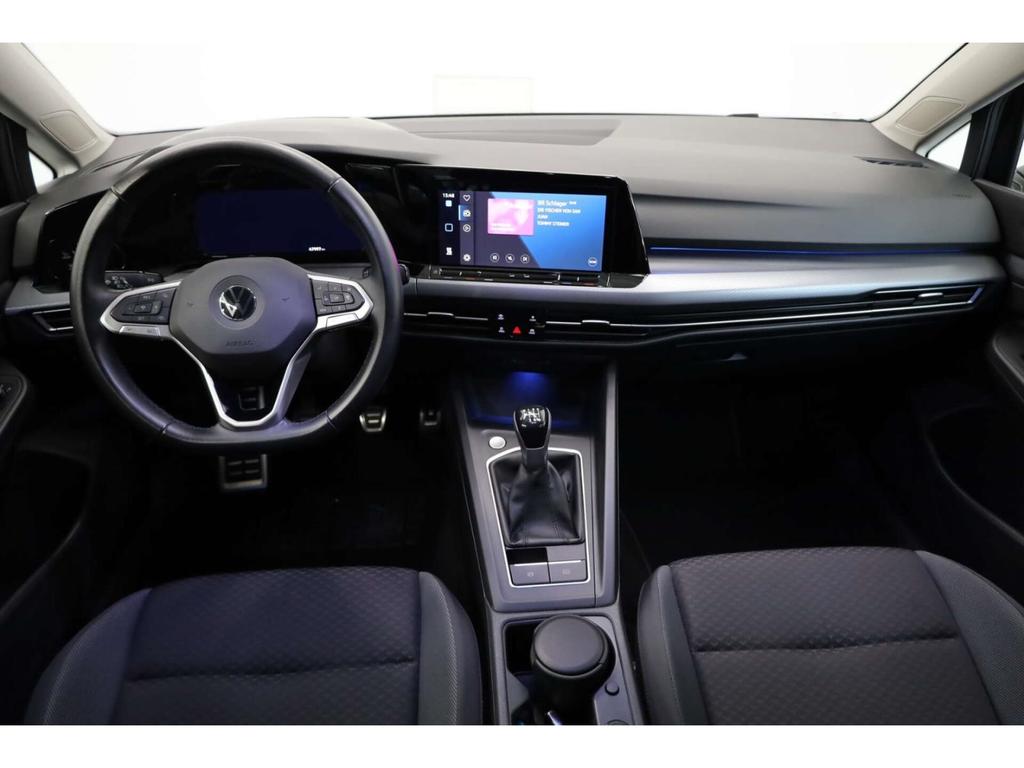 Volkswagen Golf 2023 г. Чёрный, пробег 47995 км