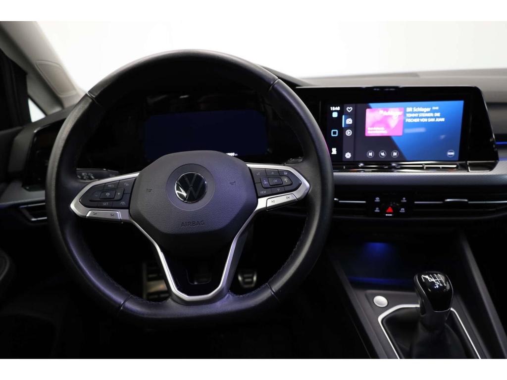 Volkswagen Golf 2023 г. Чёрный, пробег 47995 км