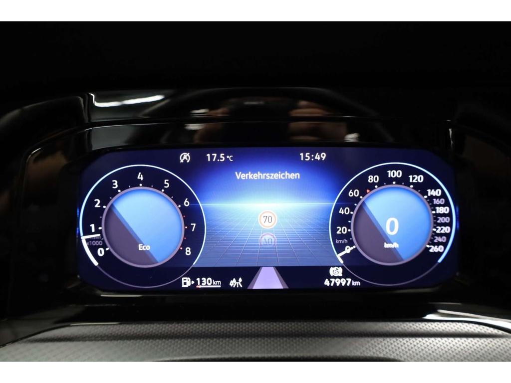 Volkswagen Golf 2023 г. Чёрный, пробег 47995 км