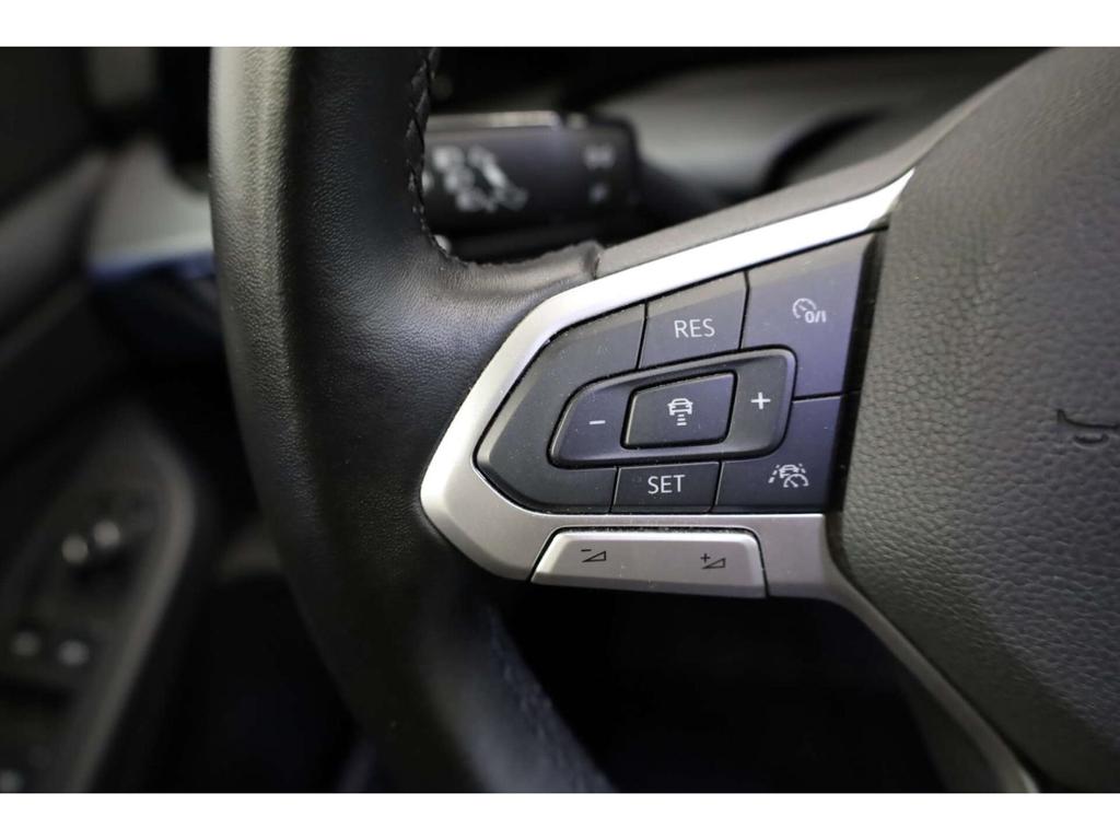 Volkswagen Golf 2023 г. Чёрный, пробег 47995 км