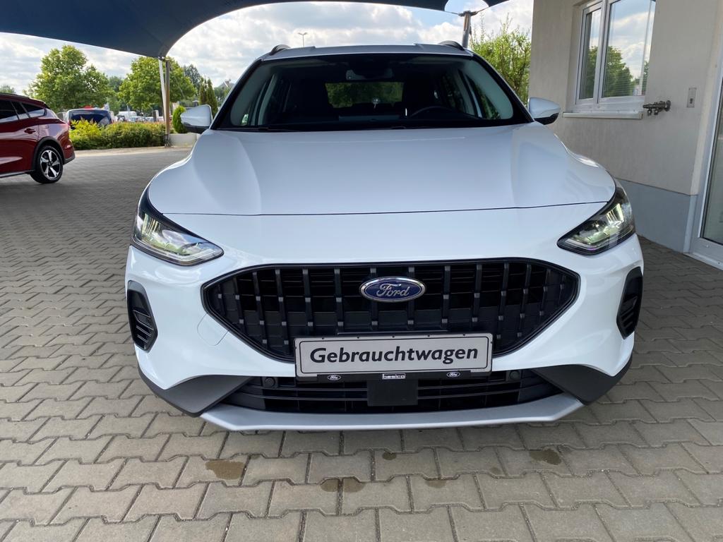 Ford Focus 2023 г. Белый, пробег 38127 км