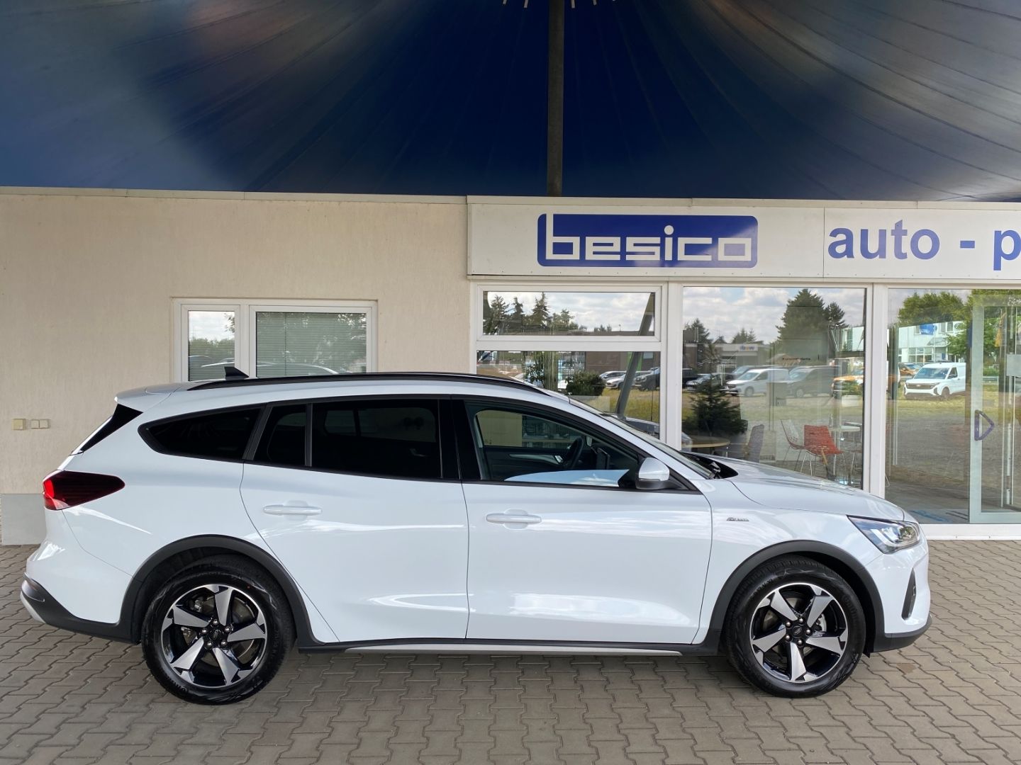 Ford Focus 2023 г. Белый, пробег 38127 км