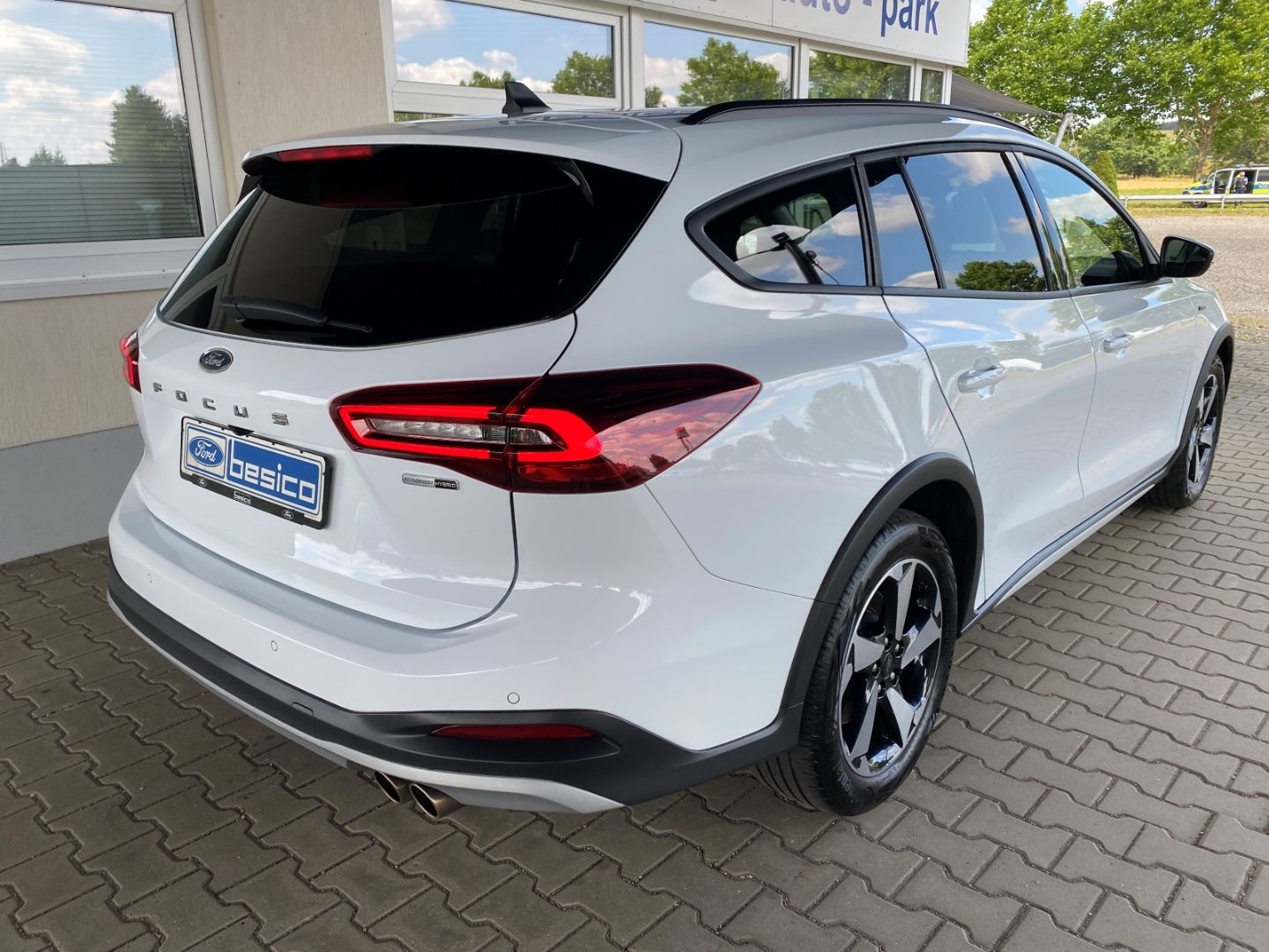 Ford Focus 2023 г. Белый, пробег 38127 км