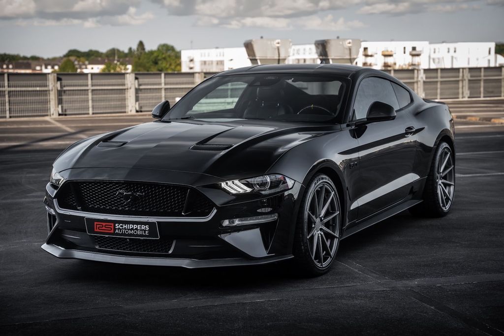 Ford Mustang 2023 г. Чёрный, пробег 55000 км