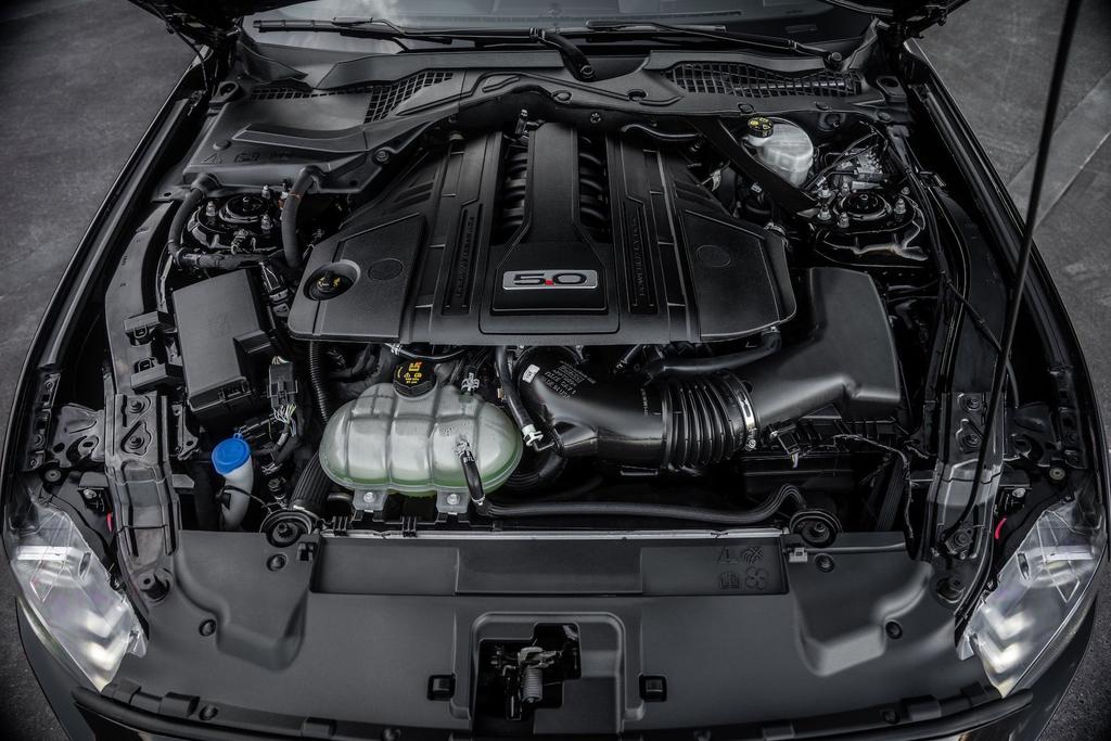 Ford Mustang 2023 г. Чёрный, пробег 55000 км