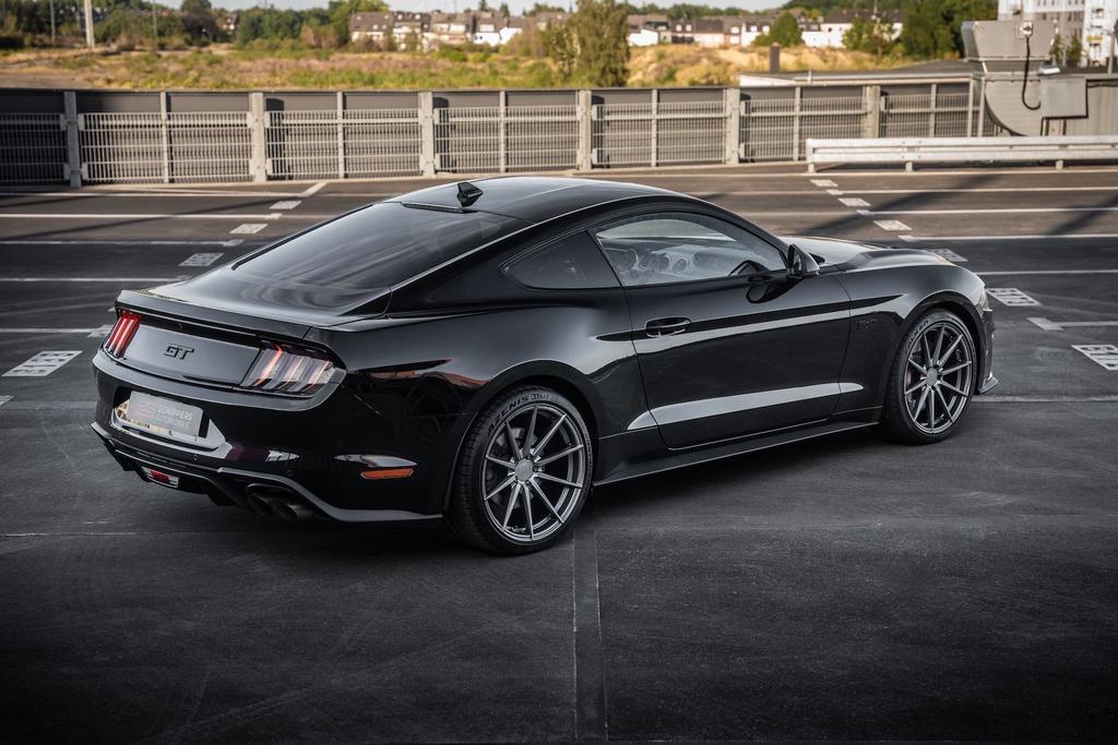 Ford Mustang 2023 г. Чёрный, пробег 55000 км