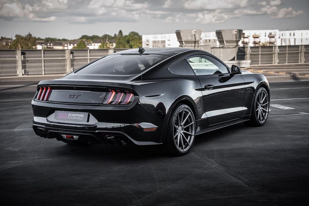 Ford Mustang 2023 г. Чёрный, пробег 55000 км