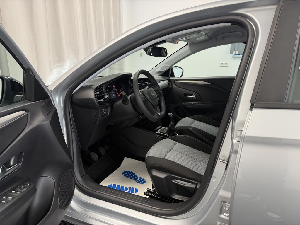 Opel Corsa 2023 г. Серебристый, пробег 39400 км