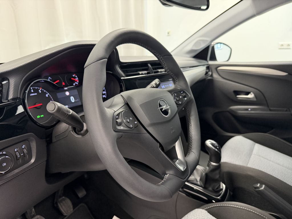 Opel Corsa 2023 г. Серебристый, пробег 39400 км