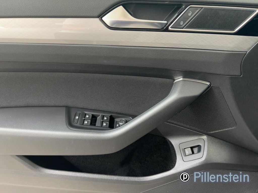 Volkswagen PASSAT VARIANT 2022 г. Серый, пробег 55950 км