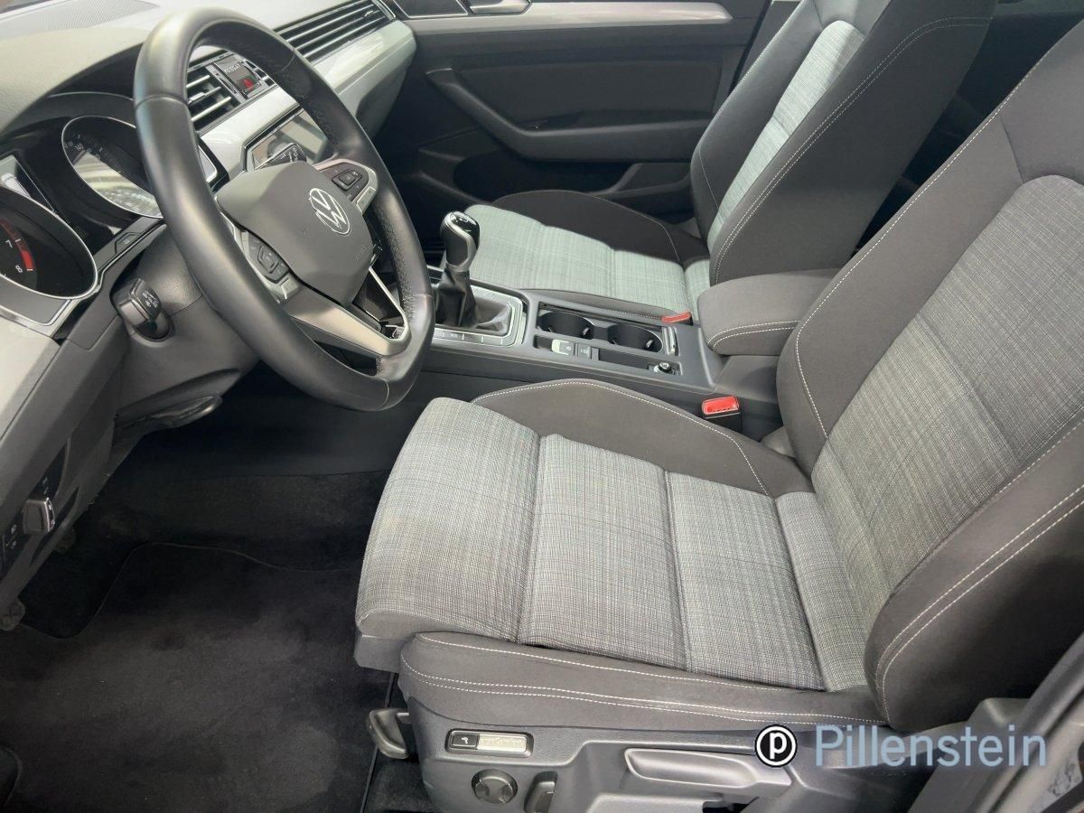 Volkswagen PASSAT VARIANT 2022 г. Серый, пробег 55950 км