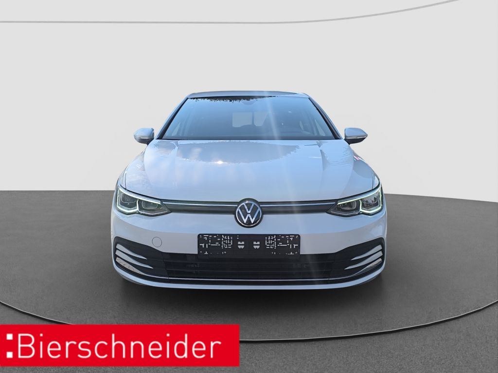 Volkswagen Golf 2023 г. Белый, пробег 52650 км