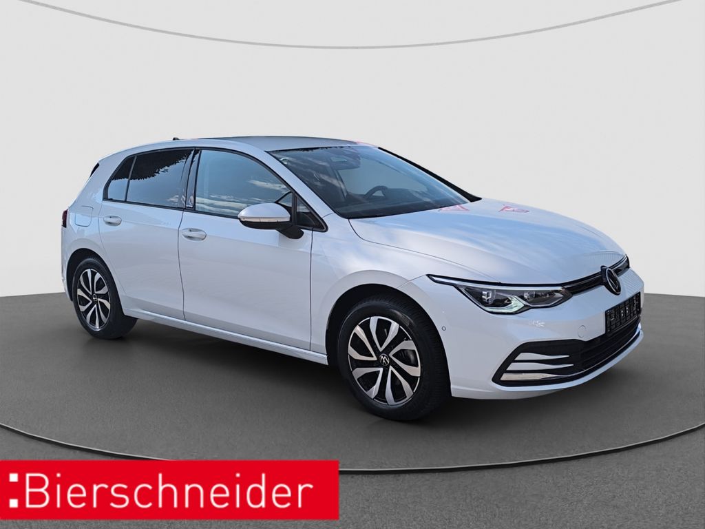 Volkswagen Golf 2023 г. Белый, пробег 52650 км