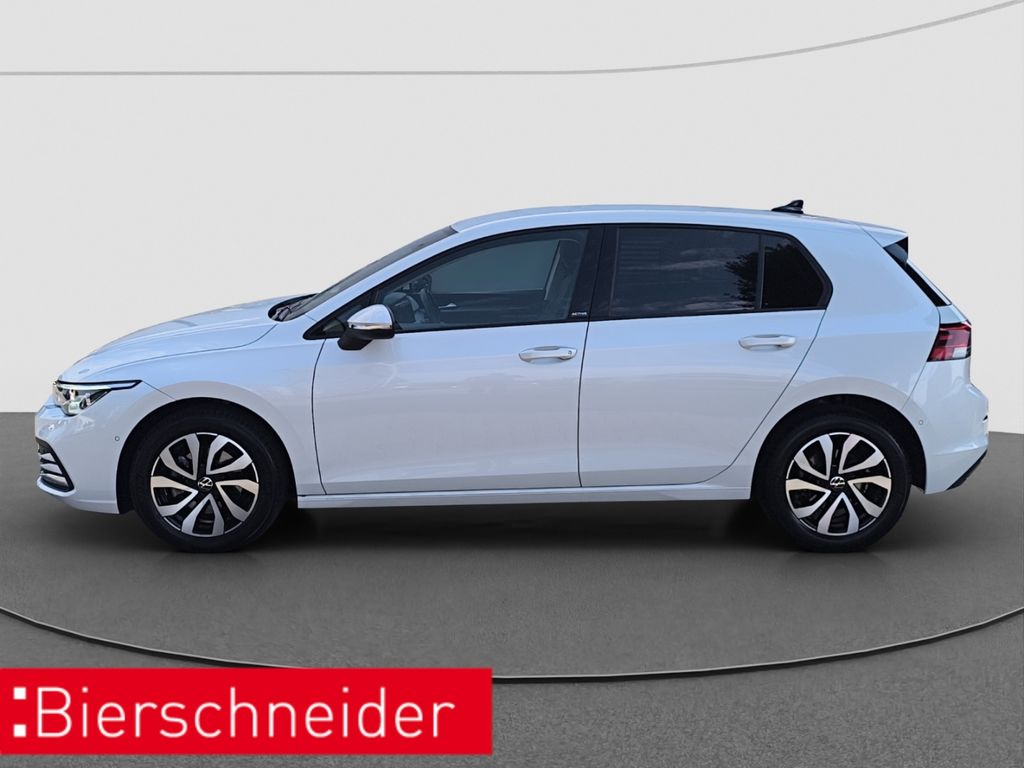 Volkswagen Golf 2023 г. Белый, пробег 52650 км