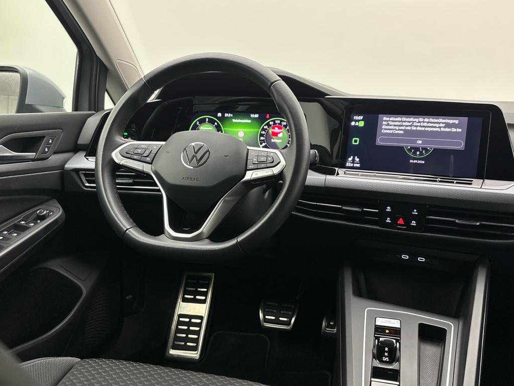 Volkswagen Golf 2023 г. Серый, пробег 27223 км