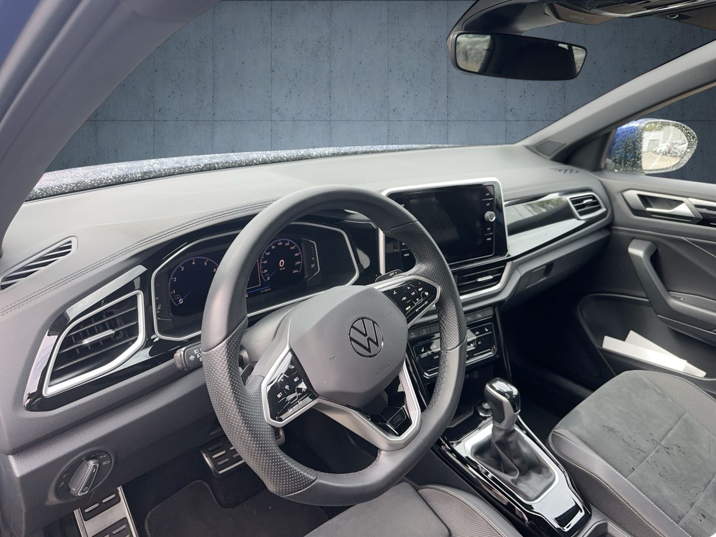 Volkswagen T-Roc 2023 г. Синий, пробег 44200 км