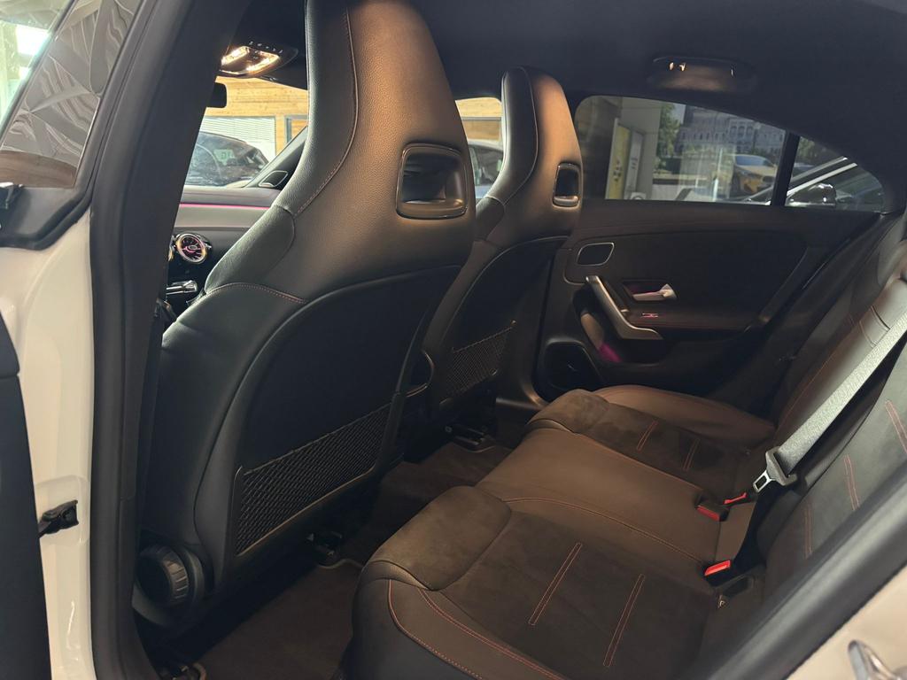 Mercedes-Benz CLA 200 2024 г. Чёрный, пробег 42300 км