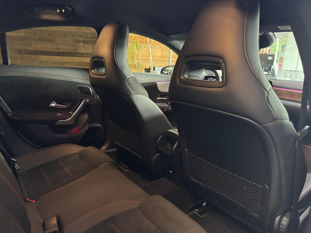 Mercedes-Benz CLA 200 2024 г. Чёрный, пробег 42300 км