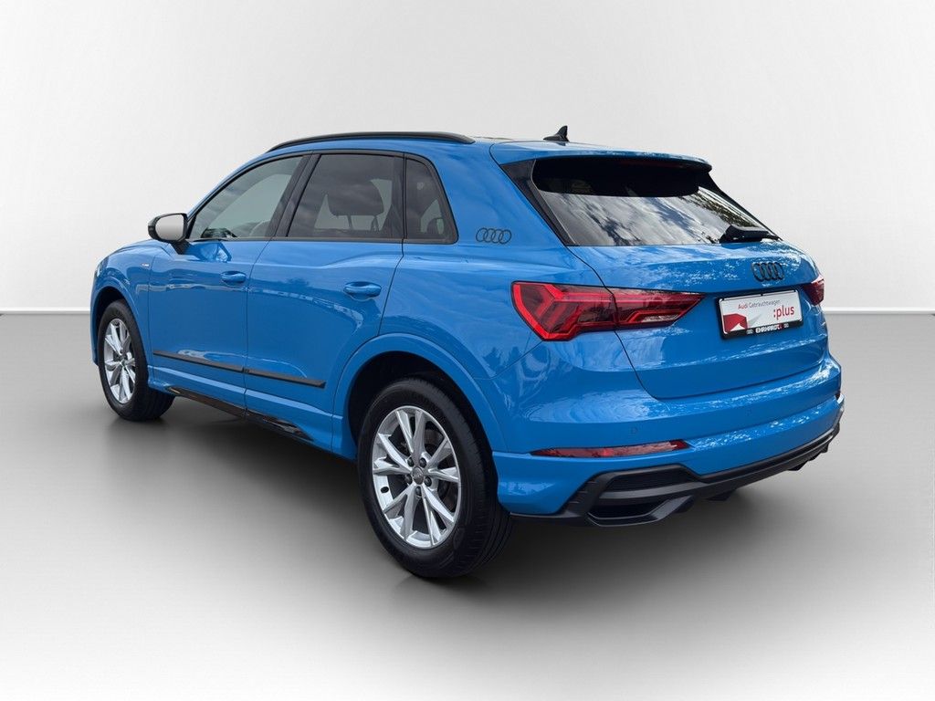 Audi Q3 2022 г. Синий, пробег 35540 км