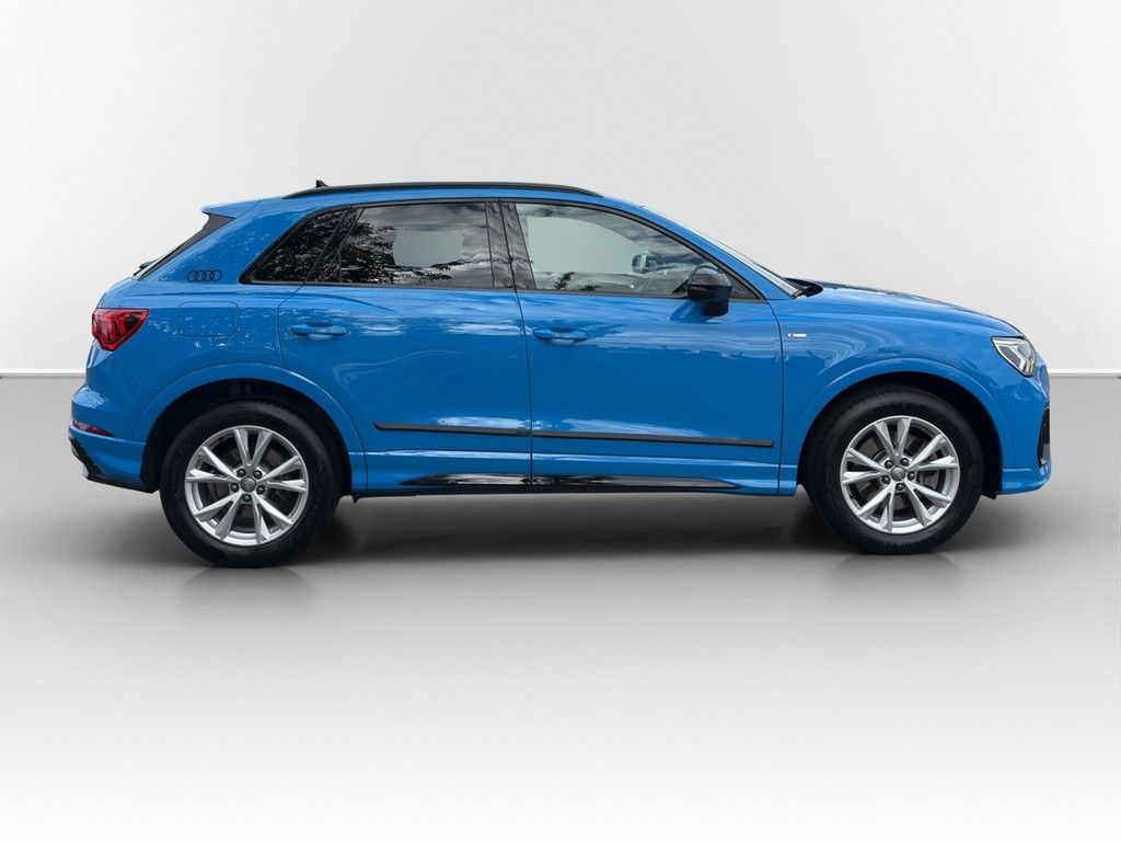 Audi Q3 2022 г. Синий, пробег 35540 км