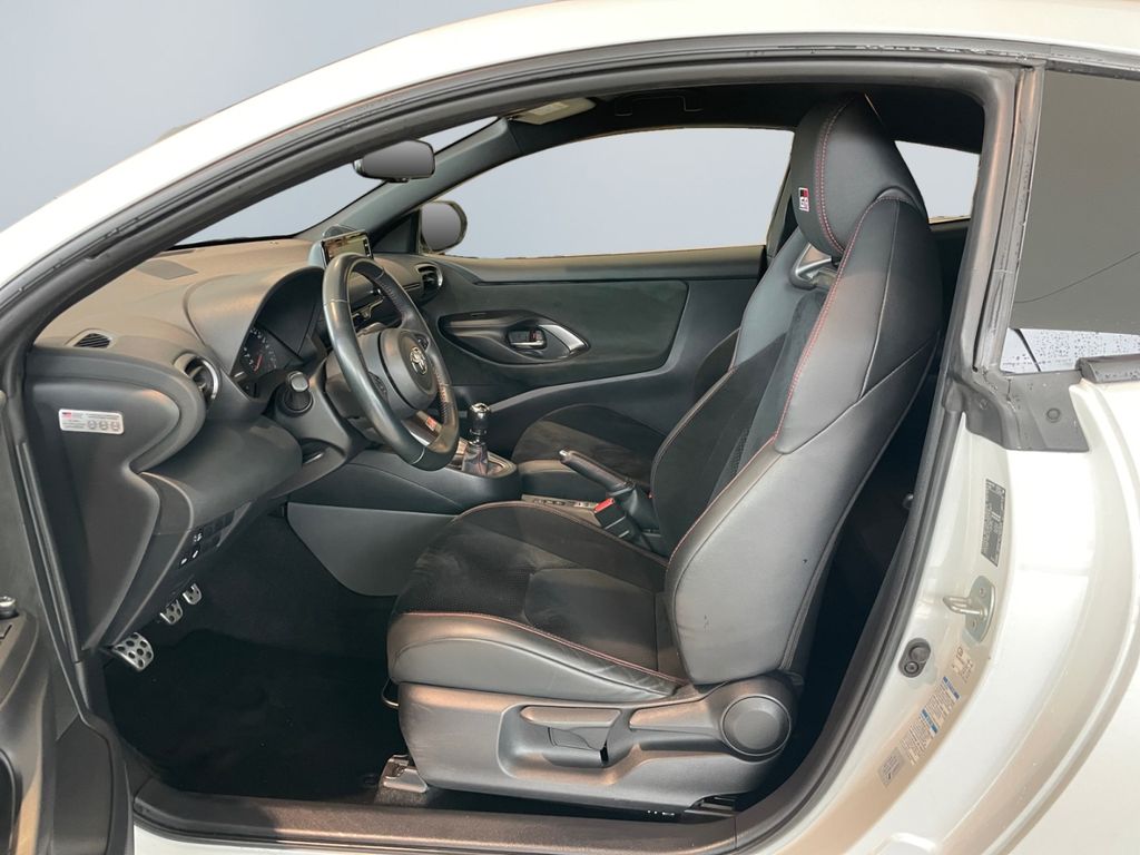 Toyota Yaris 2024 г. Белый, пробег 52551 км