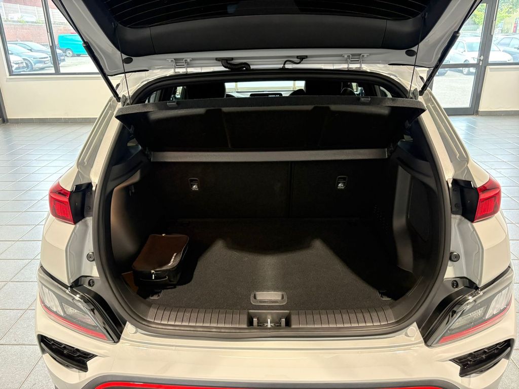 Hyundai Kona 2023 г. Серый, пробег 43754 км