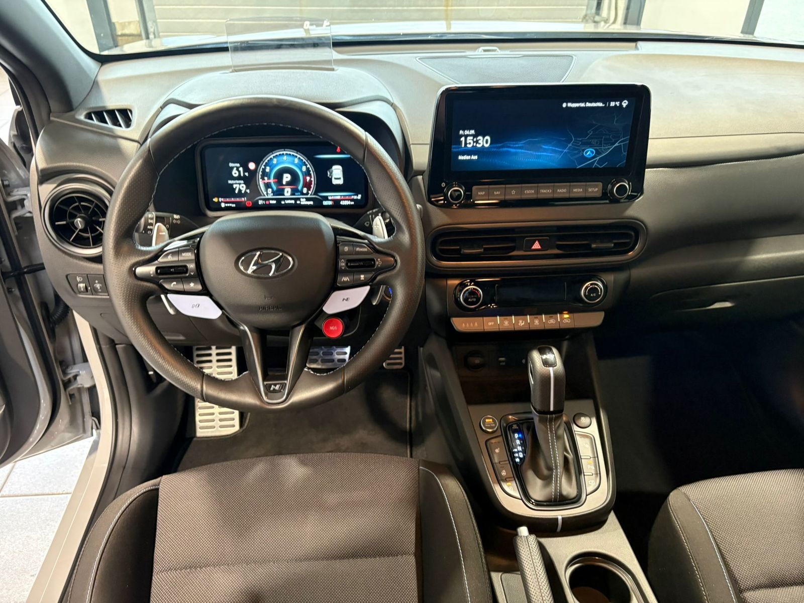 Hyundai Kona 2023 г. Серый, пробег 43754 км