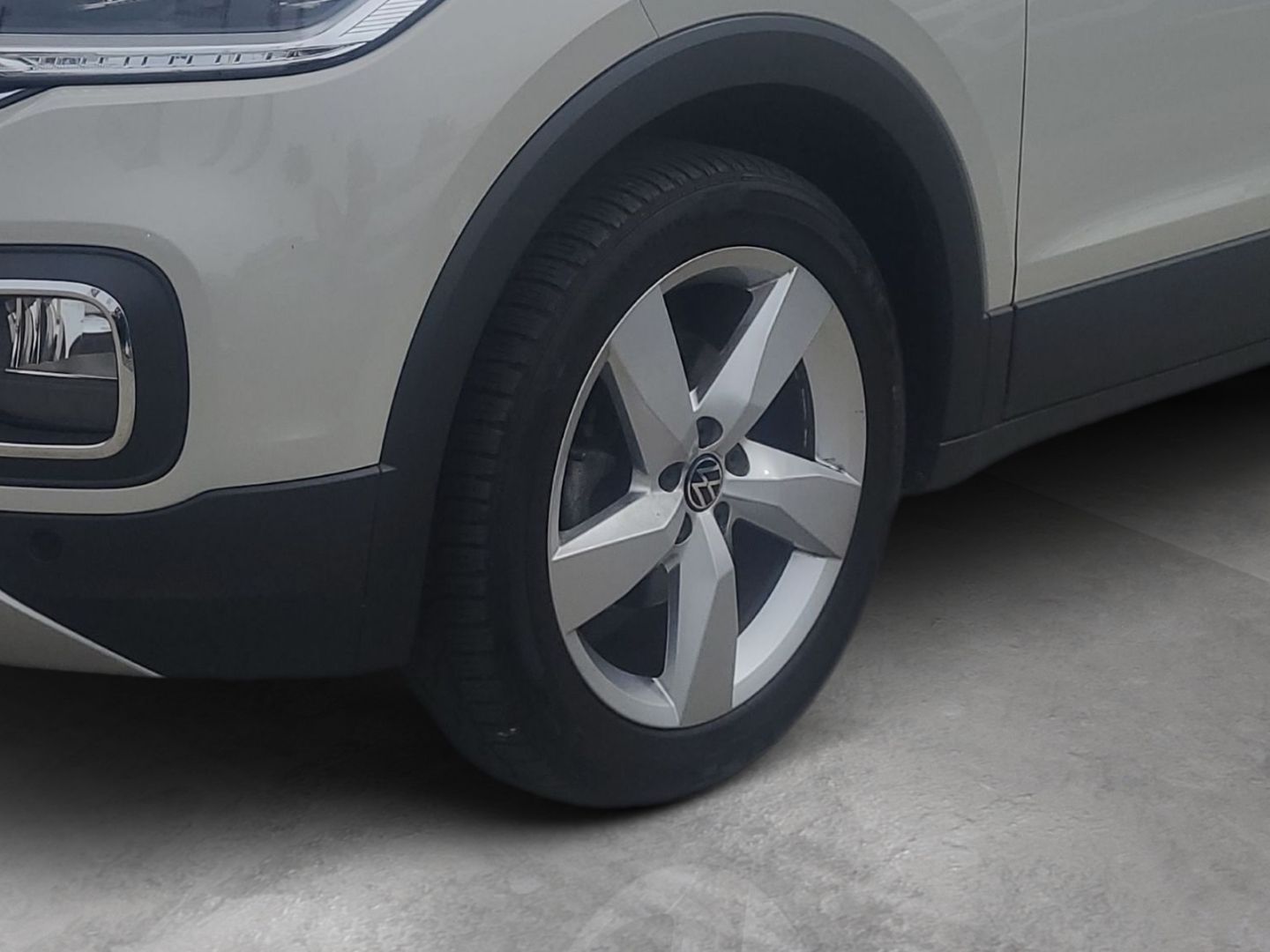 Volkswagen T-Cross 2022 г. Серый, пробег 25430 км