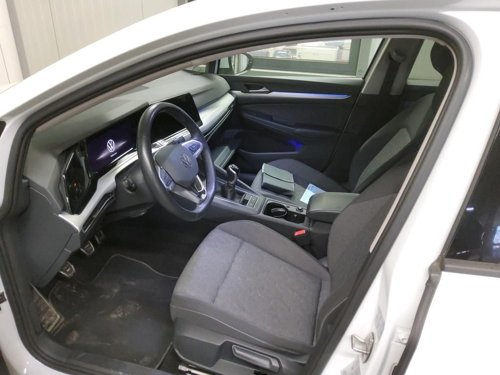 Volkswagen Golf 2023 г. Белый, пробег 47233 км