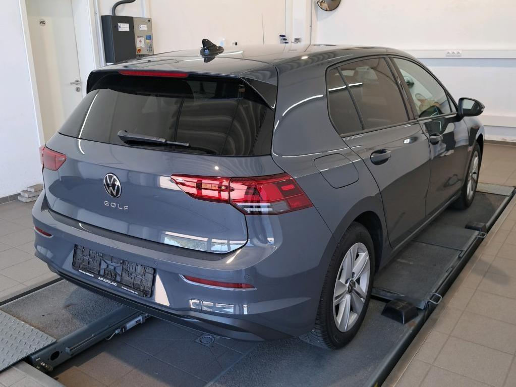 Volkswagen Golf 2023 г. Серый, пробег 49851 км