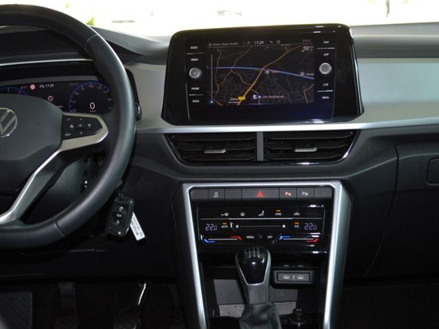 Volkswagen T-Roc 2023 г. Белый, пробег 28495 км