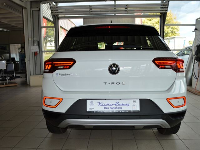 Volkswagen T-Roc 2023 г. Белый, пробег 28495 км