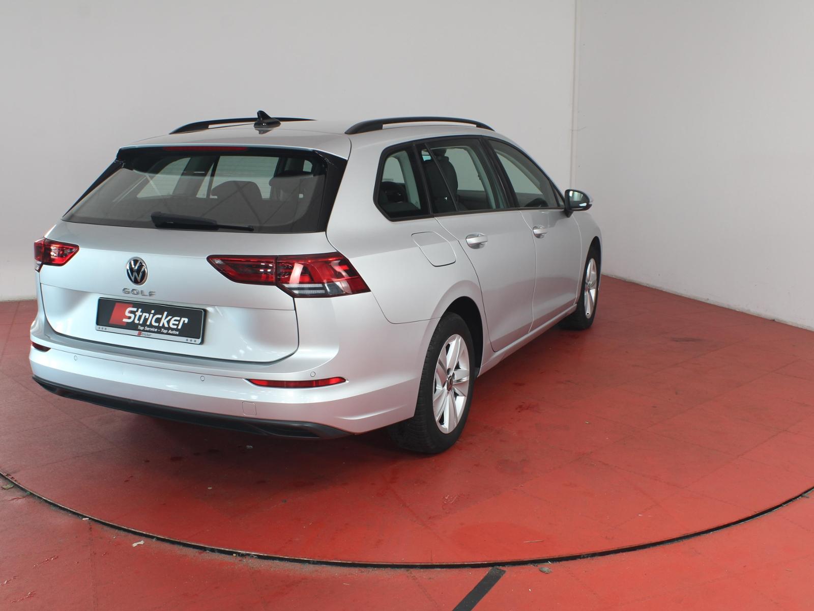 Volkswagen Golf 2024 г. Серебристый, пробег 25237 км