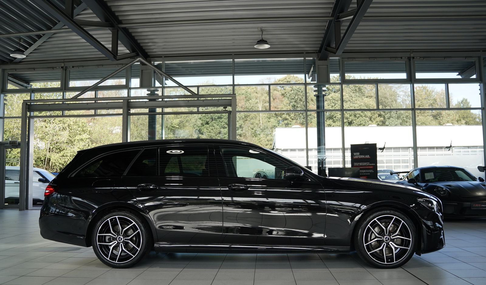Mercedes-Benz E 400 2023 г. Чёрный, пробег 53000 км