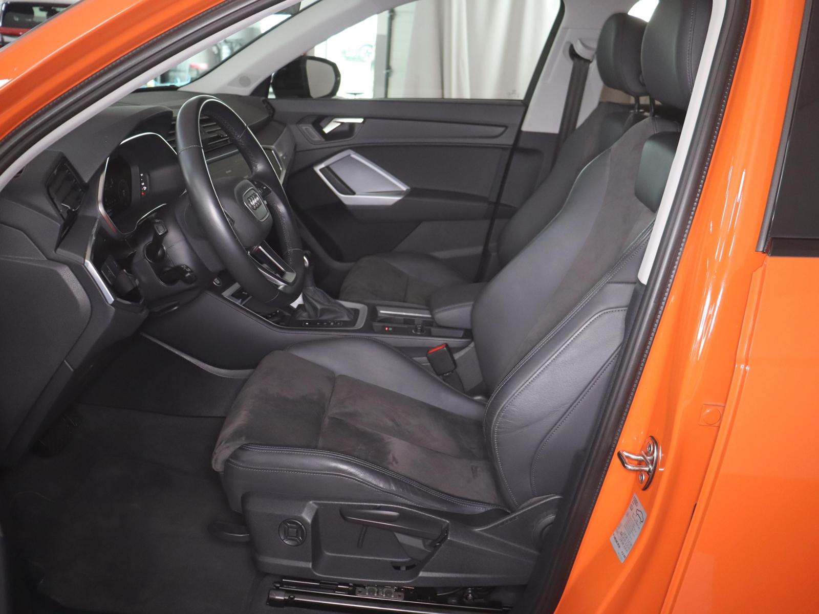 Audi Q3 2023 г. Оранжевый, пробег 22905 км