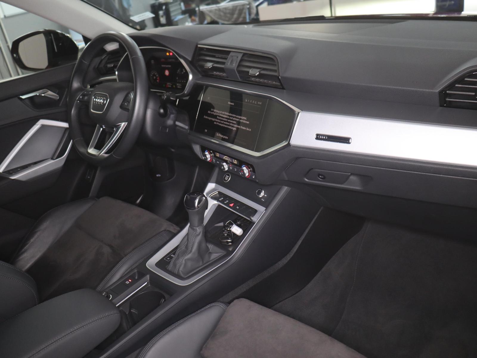 Audi Q3 2023 г. Оранжевый, пробег 22905 км