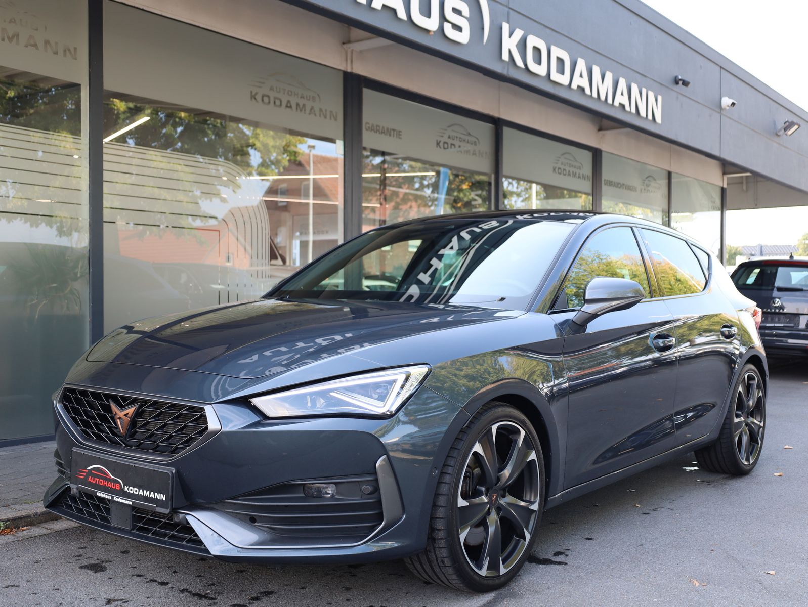 Cupra Leon 2024 г. Серый, пробег 53755 км