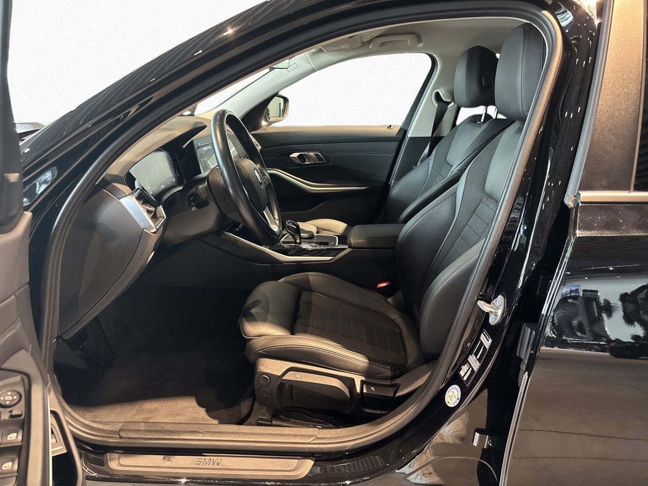BMW 318 2022 г. Чёрный, пробег 39899 км