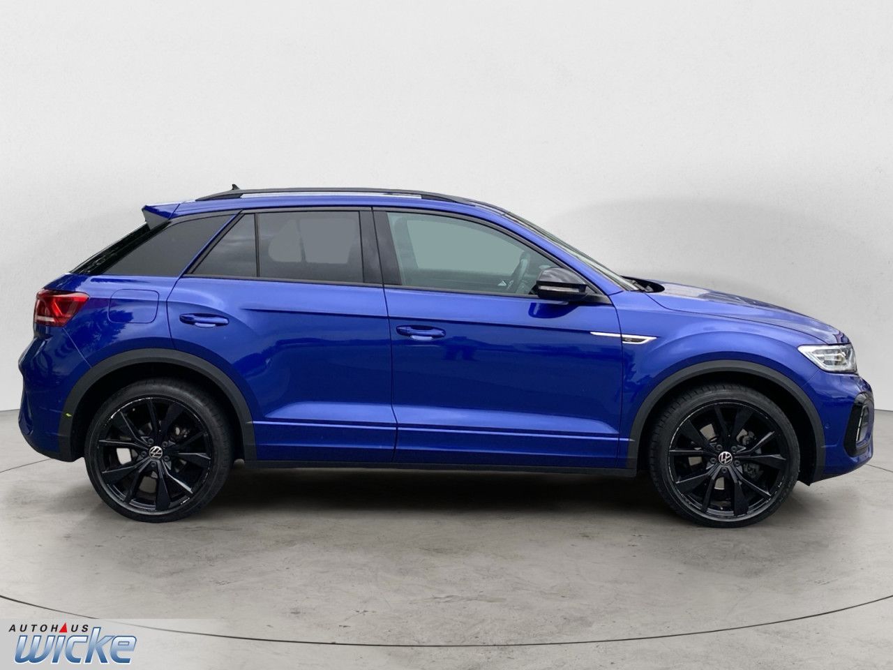 Volkswagen T-Roc 2023 г. Синий, пробег 41006 км