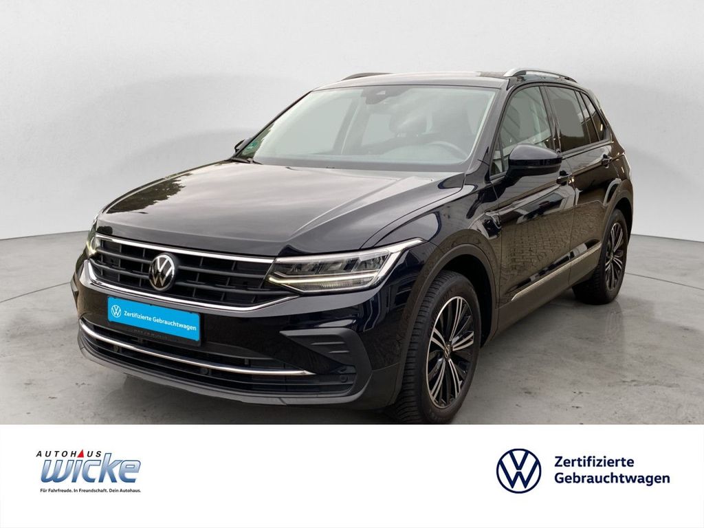 Volkswagen Tiguan 2022 г. Чёрный, пробег 40483 км
