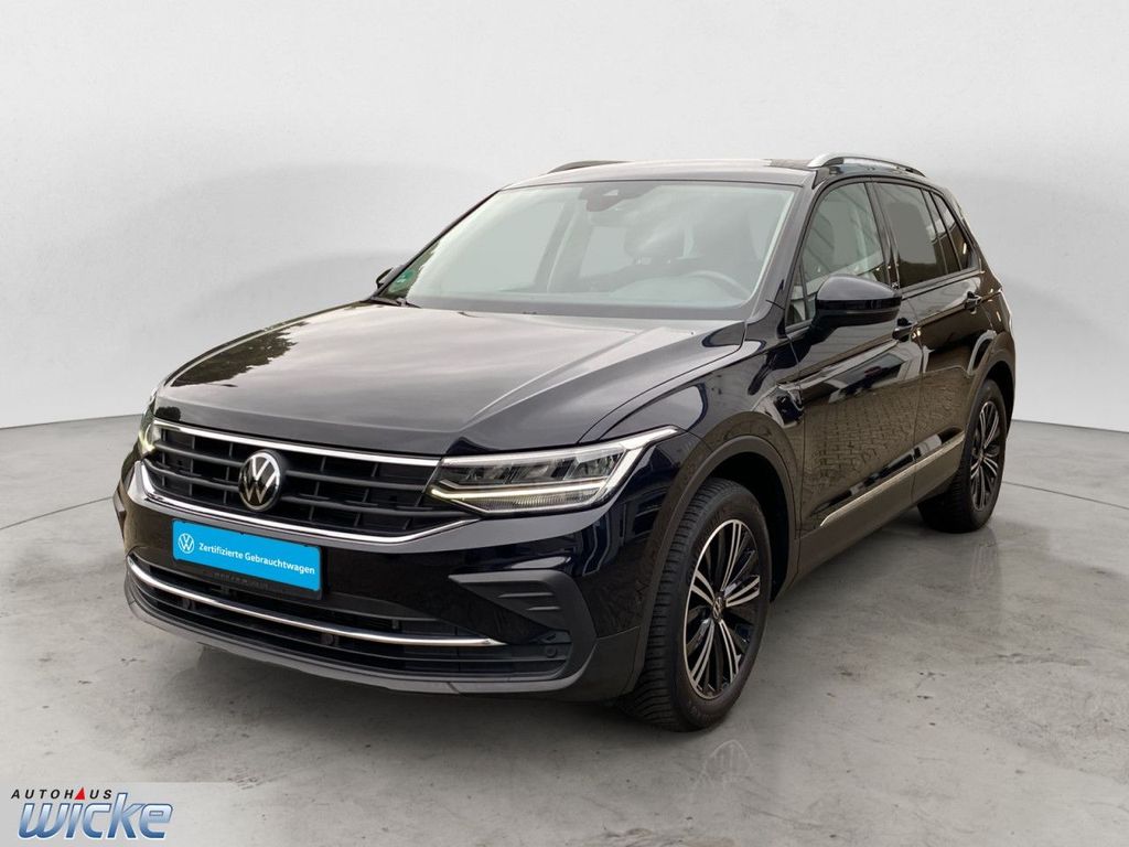 Volkswagen Tiguan 2022 г. Чёрный, пробег 40483 км