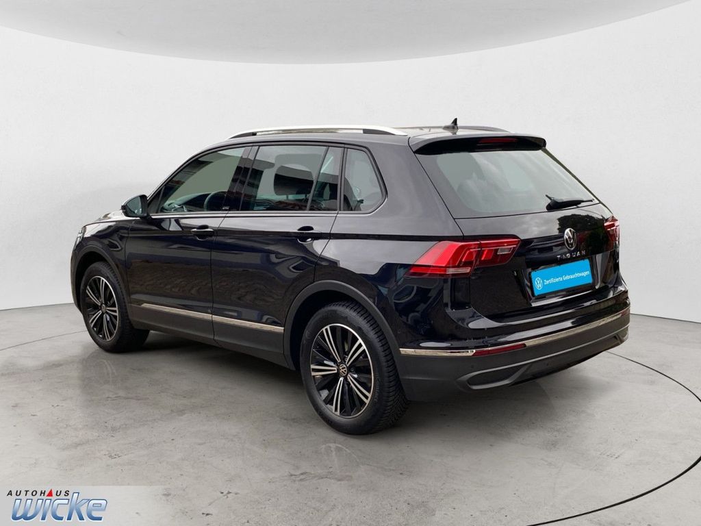 Volkswagen Tiguan 2022 г. Чёрный, пробег 40483 км
