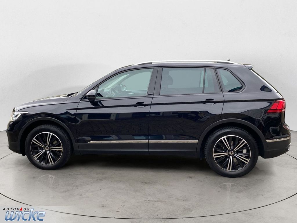 Volkswagen Tiguan 2022 г. Чёрный, пробег 40483 км