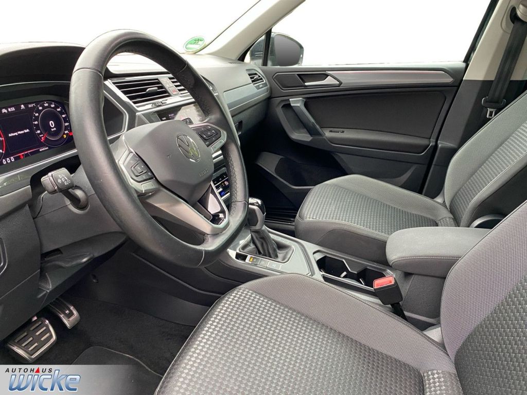 Volkswagen Tiguan 2022 г. Чёрный, пробег 40483 км