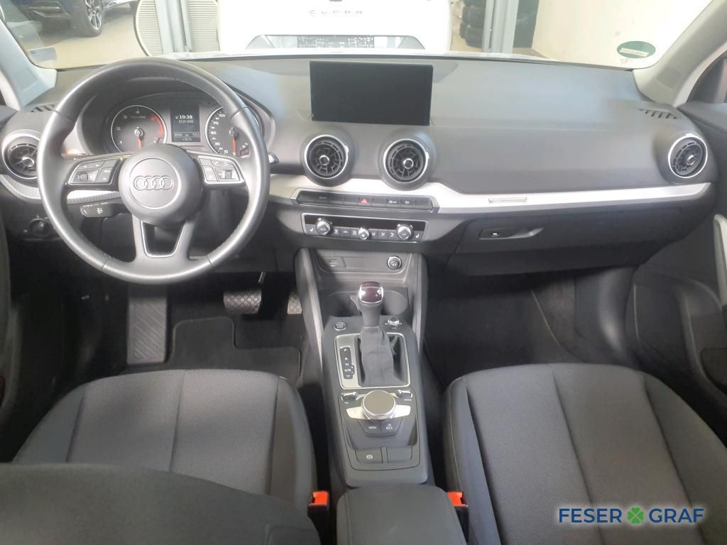 Audi Q2 2023 г. Серебристый, пробег 45663 км