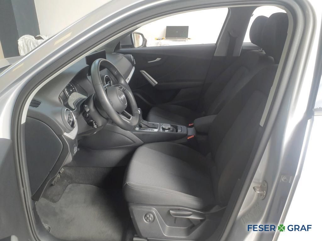 Audi Q2 2023 г. Серебристый, пробег 45663 км
